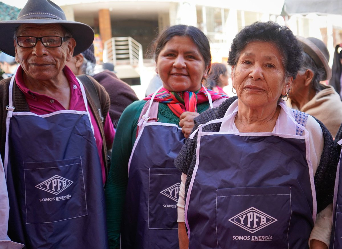 YPFB_corp's tweet photo. #YPFBInforma | Más de 2,3 millones de habitantes de La Paz se benefician con gas domiciliario.
Leer más https://t.co/TWTlYY5SJC

#RedesDeGas
#YPFB 
#SomosEnergía https://t.co/cnxcxdoHlO