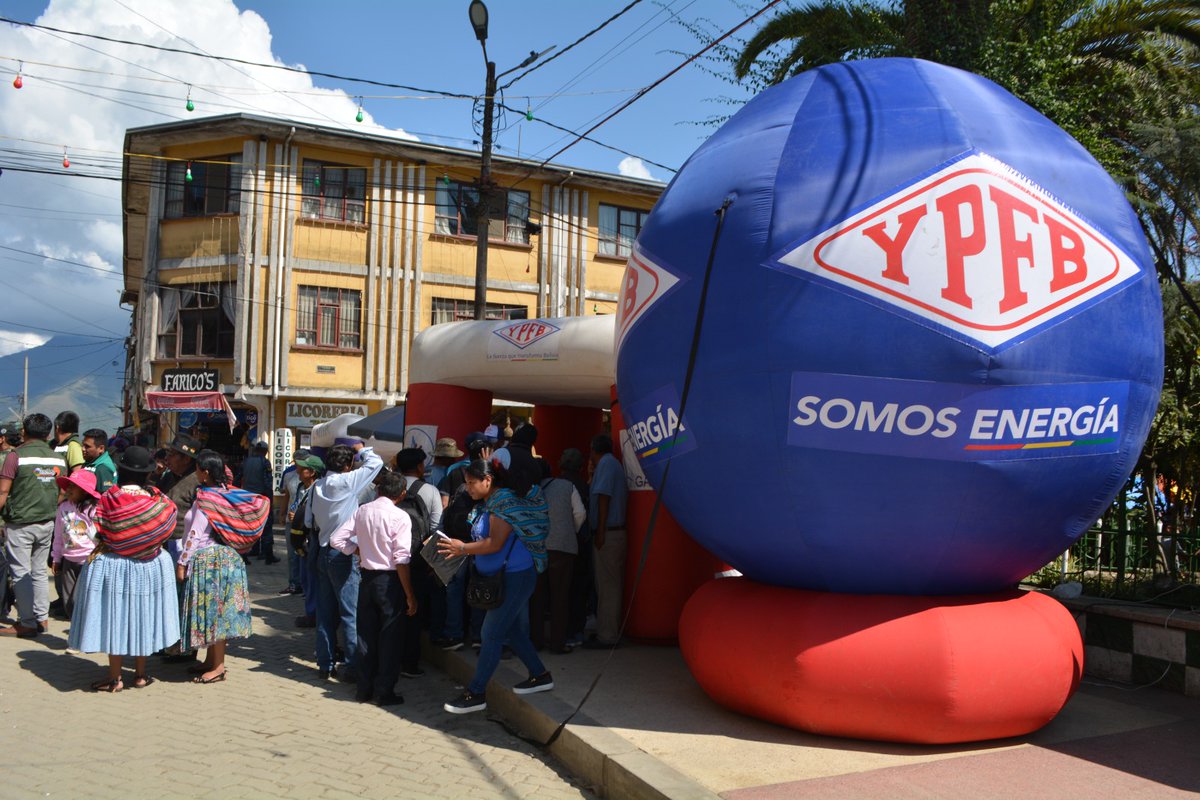 YPFB_corp's tweet photo. #YPFBInforma | Más de 2,3 millones de habitantes de La Paz se benefician con gas domiciliario.
Leer más https://t.co/TWTlYY5SJC

#RedesDeGas
#YPFB 
#SomosEnergía https://t.co/cnxcxdoHlO