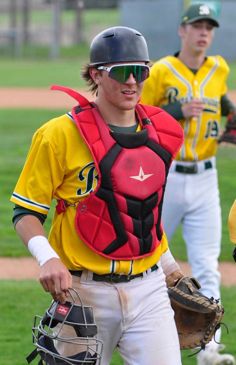 thebrandonsun's tweet photo. Having never played high school football, Griffin Albrecht found himself quarterbacking the Boissevain Broncos on the baseball diamond. https://t.co/Dq6VTScWlC  #bdnmb https://t.co/HV4YF4uscV