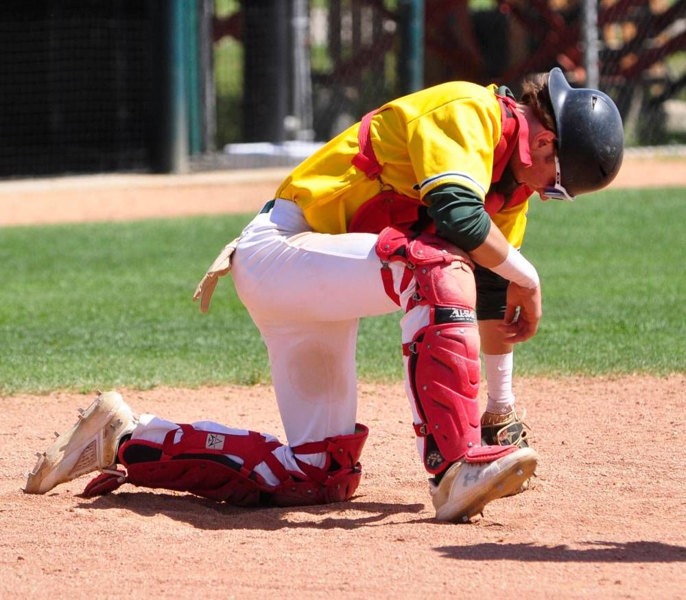 thebrandonsun's tweet photo. Having never played high school football, Griffin Albrecht found himself quarterbacking the Boissevain Broncos on the baseball diamond. https://t.co/Dq6VTScWlC  #bdnmb https://t.co/HV4YF4uscV