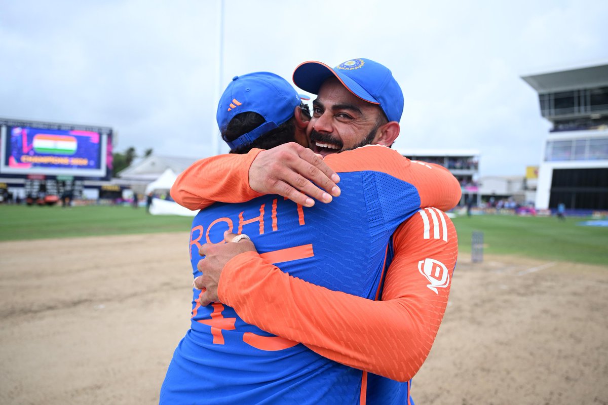 khanabadoshiyan's tweet photo. T20 cricket will never be the same. Two greats, legends of the game. Thank you for blessing this beautiful sport 🥹💕🫶🫂

Farewell to the GOATs🫶🫶

#T20WorldCup #Rohirat https://t.co/uaiMXdGIoH