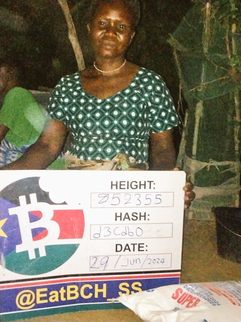 eatBCH_SS's tweet photo. Thank you #BitcoinCash community. Today our beautiful Mama's are so happy with the surprise food bags, they say thank you for the support. Now they have a meal for the next week. 

You can support us here to share more meals.
https://t.co/8xPwZSzlXJ

#SharingBCHLove #BCH4Everyone https://t.co/TxX2bvBaaE