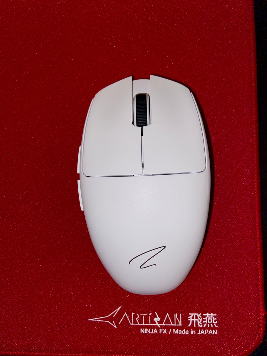 De retour des vacances et on perd pas de temps !

Merci à <a href="/mechkeysStore/">MechKeys</a> de m'avoir envoyer la "Zaopin Z1 PRO" à review. Une souris en forme d'oeuf qui pourrait surprendre !

La review arrive très prochainement :)