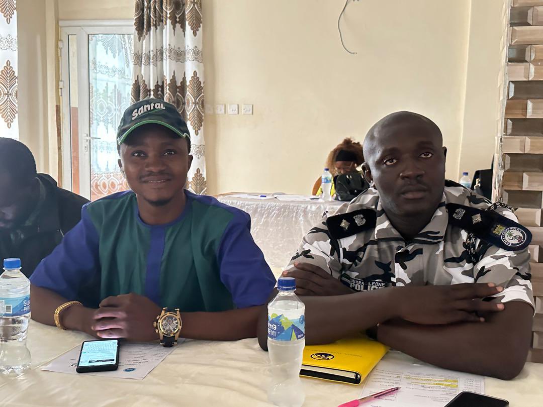 human_sierra's tweet photo. HRCSL with support from #GlobalFund held an engagement with Lawmakers And Enforcement Officials on the Sierra Leone HIV/AIDS and Human Rights Strengthening  Strategy. The goal is to protect people living with HIV/AIDS &amp; other related diseases from stigma &amp; discrimination. https://t.co/wxZFEpvg8J