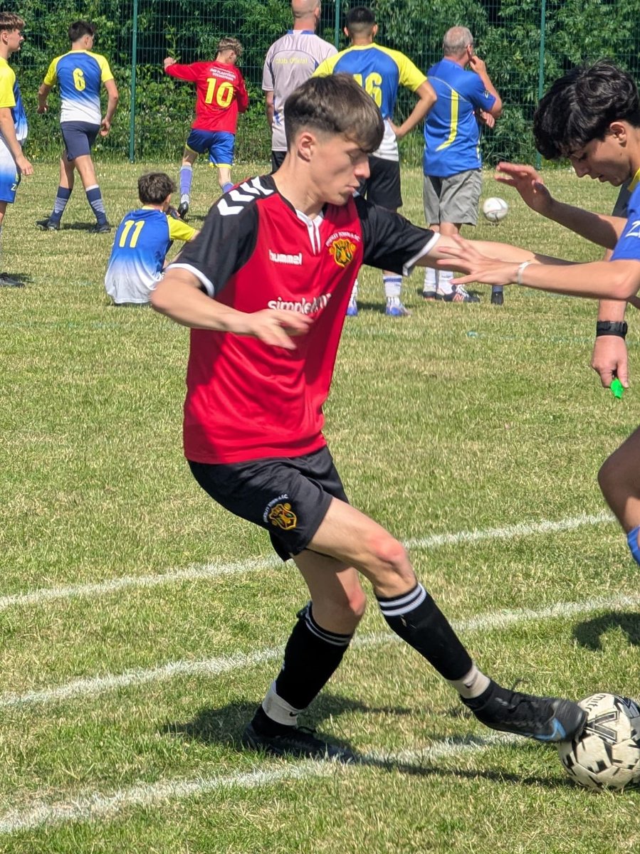 town_jpl's tweet image. Today was the last time our lads put on the Dursley U16’s kit - it has been a short adventure but very very enjoyable, just a shame it only lasted for 18 months. 
We wish the boys all the moving into U18’s football and thanks to everyone who helped us last season ⚽️👍👍