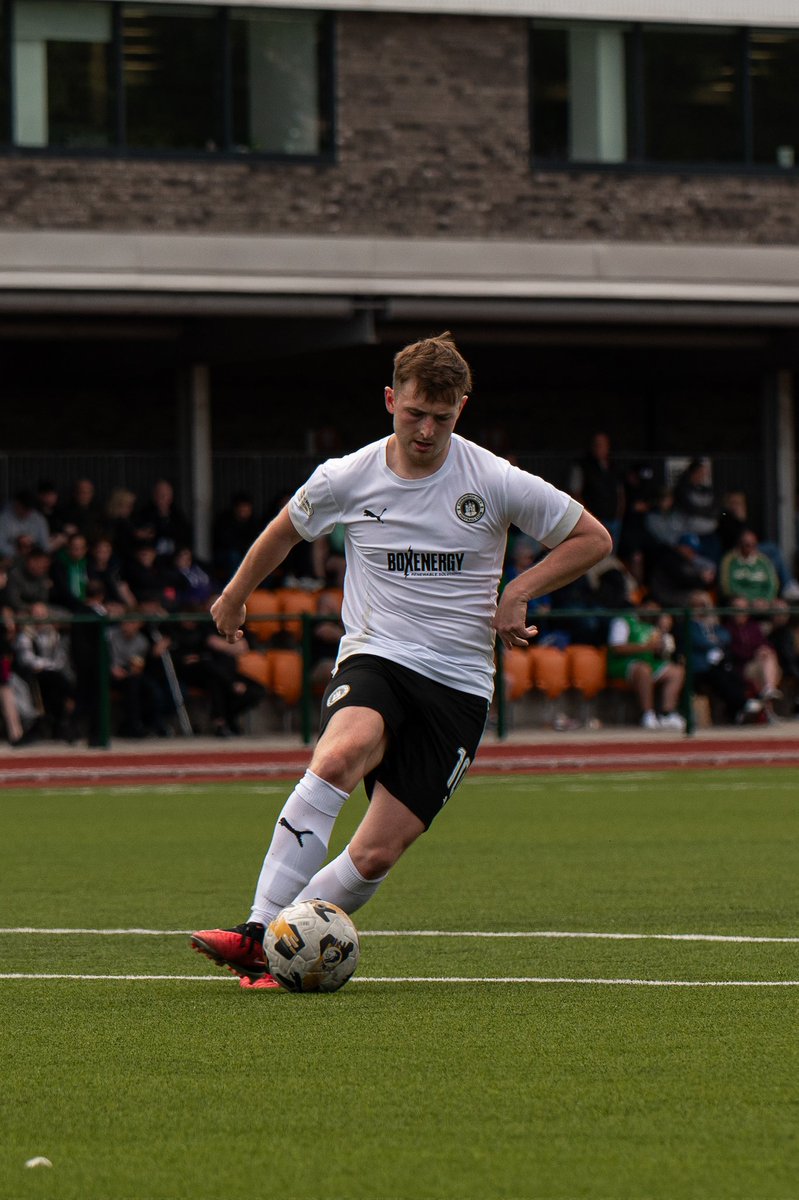 EdinburghCityFC's tweet photo. That new shirt feel 😎 👕 

📷 @tonymcalaney https://t.co/XOIDhM59Os