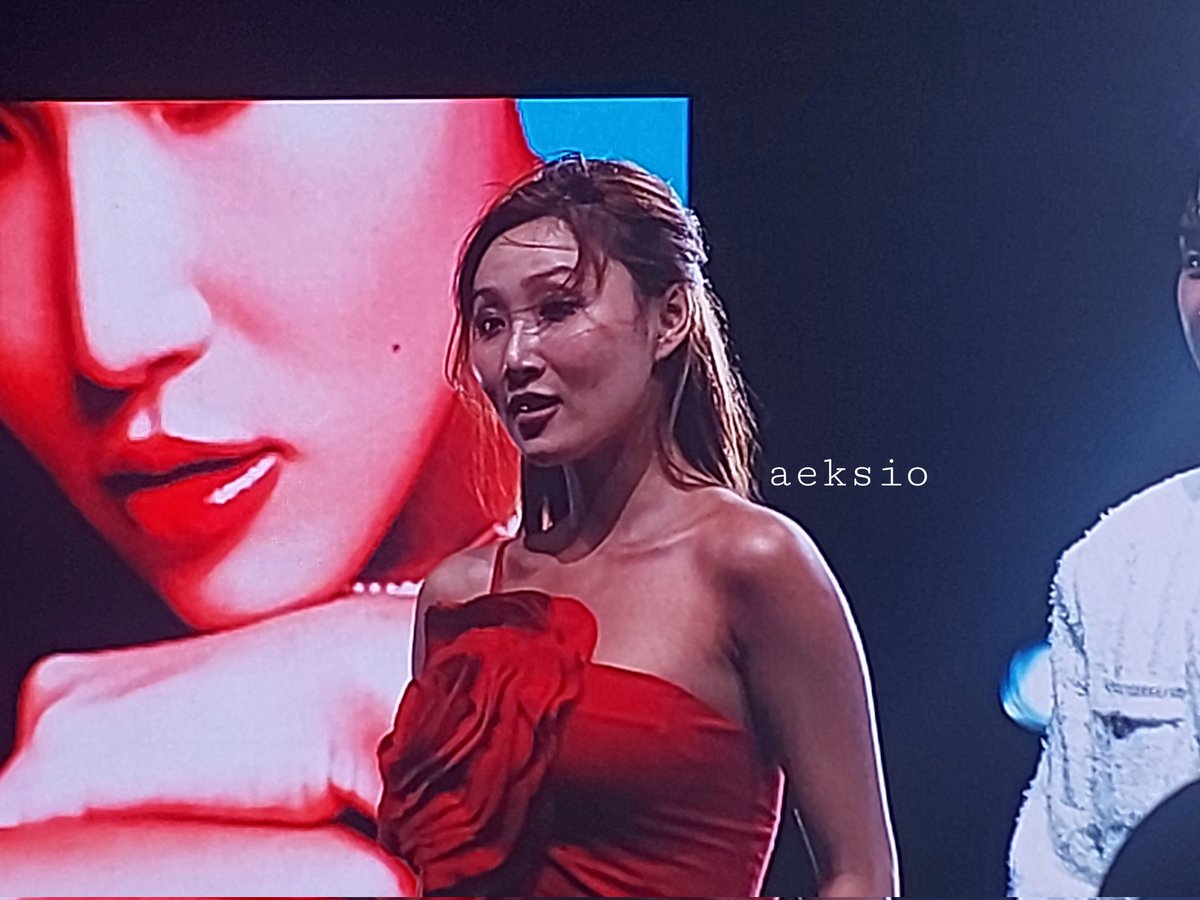 Aeksio1's tweet photo. QUEEN!!!!!!
SHE IS SO PERFECT IM STILL LIVING THE DREAM

#Hwasa #Hyejin #Kfest https://t.co/iRYZmqP0iM