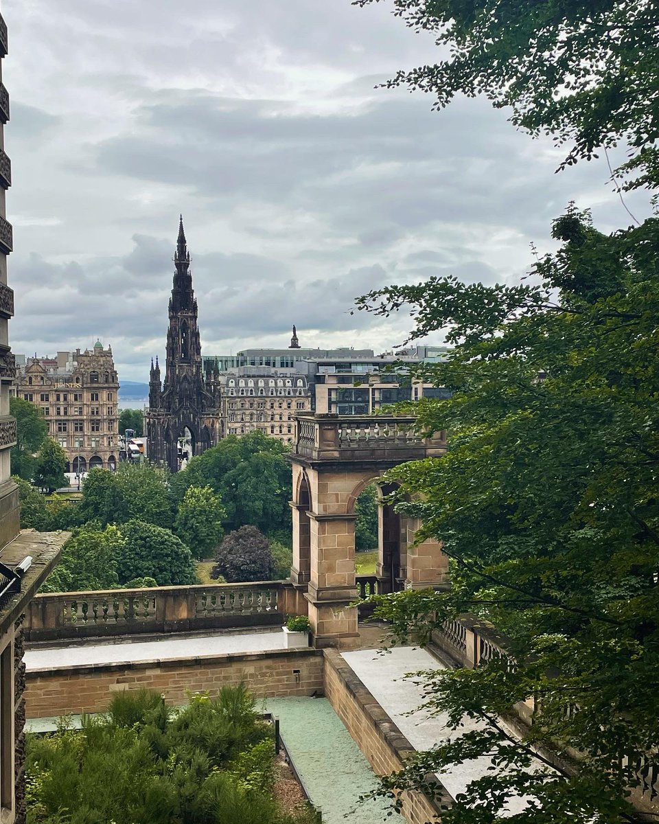 lydvicmont's tweet photo. Had a wonderful time in Edinburgh on Thursday - listened to some fascinating papers at the Fin de Sexe symposium, and saw a glimpse of the city in bloom before having to rush back home https://t.co/BmdN2OQWOP