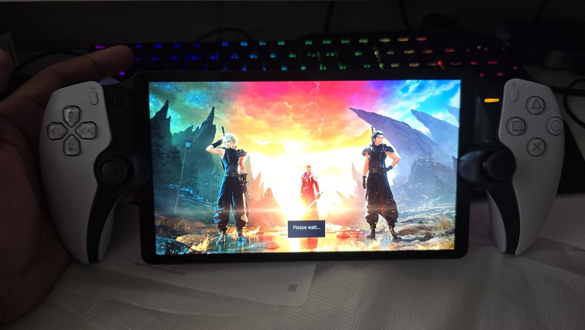 GVargas10's tweet photo. Regalito de cumple! 😍 #PsPortal  #PlayStation5 https://t.co/IHKgw0mci8