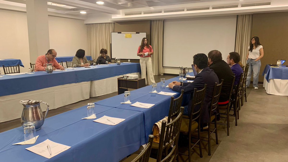 Notapichincha24's tweet photo. En días pasados el Colegio de Notarios de Pichincha, junto con la OIM y ACNUR, organizó un taller de sensibilización en materia de Movilidad Humana. https://t.co/dk1fmTAcMB