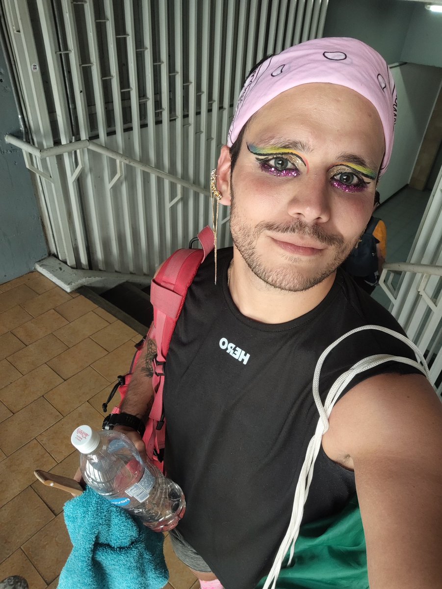 Mi amor. Este maquillaje soportó sudor parejo y hora y media de ejercicios en la bicicleta 🚲 .