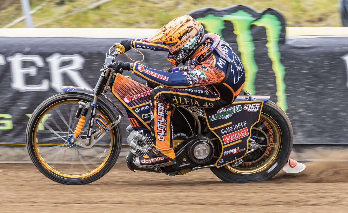 C-Moto tweet media