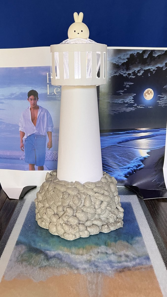 4everweRyoung's tweet photo. Happy Wenee Day!! 
The cake saga continues! I made this black sesame lighthouse cake with custom lightstick topper cause Weneed each other like stars in the night sky shining so bright we light up the night!
#WONHO #원호 #위니의여름방학 #위니의여름방학2024 #WENEE_SUMMER_VACATION https://t.co/Z3xY8w3ewn