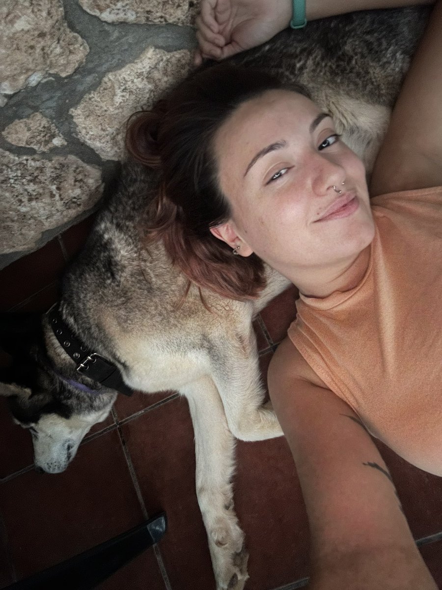 Ann_rh98's tweet photo. Mi Isis ❤️ https://t.co/0IExZSHPEd