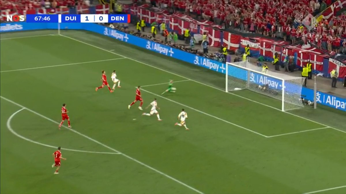 EenMarokkaas's tweet image. Musiala is echt een weergaloos talent. Die versneling, de afronding. Sexy dingen. #duiden