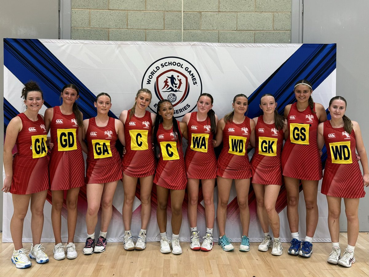 Hurst_Netball's tweet photo. What a weekend! Beyond proud of these girls. Rising to the challenge (and haven’t played since March)! The BEST way to start the summer! ⭐️🏆🦅❤️ #WeAreHurst https://t.co/JuV8dFCy4U