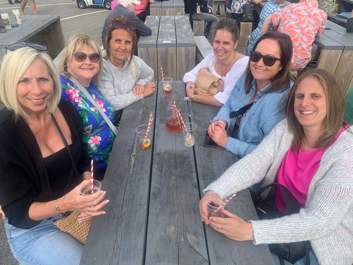 Kezz777's tweet photo. Great afternoon out with my girls 🥰 https://t.co/nWAcsuGyrp