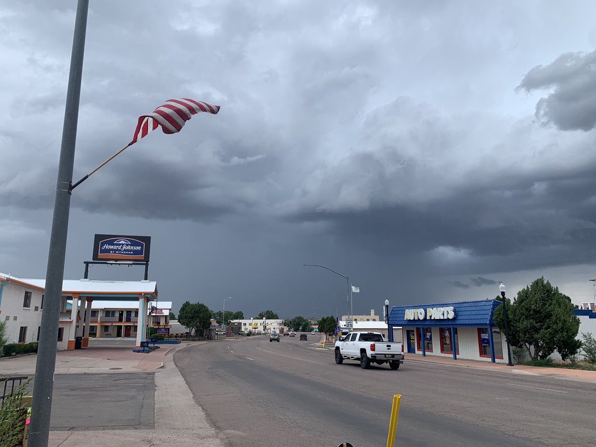 drsambalk's tweet photo. Decent tstorm just west of Springerville. #azwx https://t.co/uouY5YgUQO