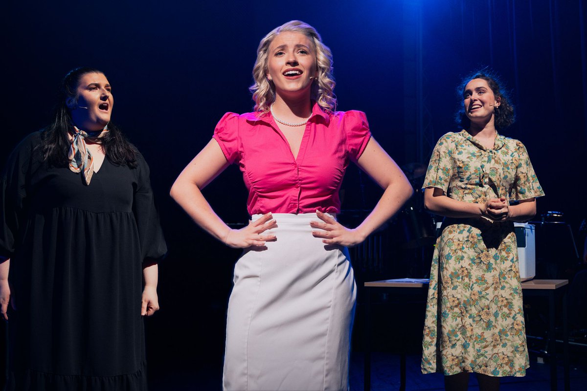 Leeds Conservatoire School of Drama (@leedsdrama) on Twitter photo And that’s a wrap on 9 to 5! Congratulations to our entire crew, creative team and the fabulous cast.
📸 <a href="/cianoriain_/">Cían O’Riain🎶</a> And that’s a wrap on 9 to 5! Congratulations to our entire crew, creative team and the fabulous cast.
📸 <a href="/cianoriain_/">Cían O’Riain🎶</a>