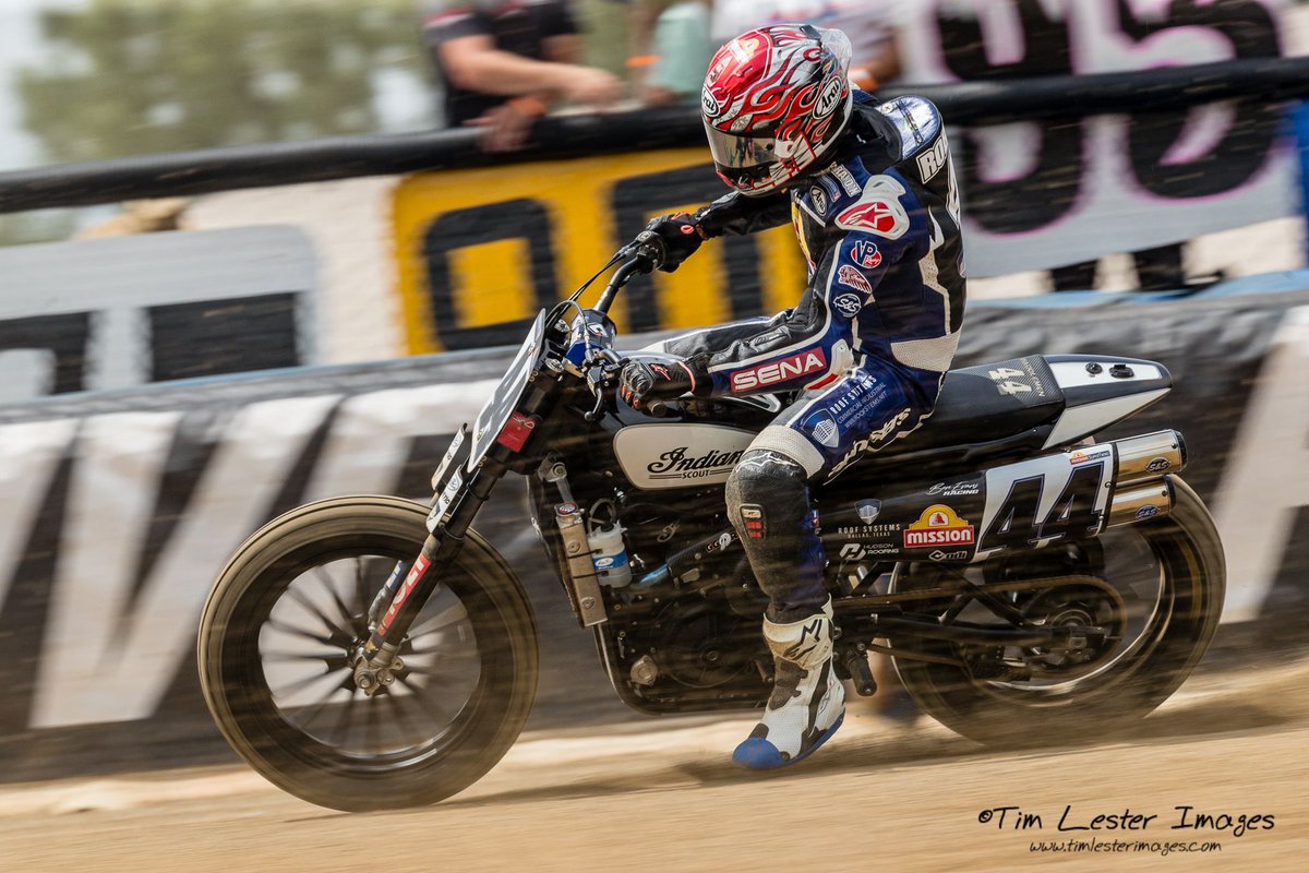 timlesterimages's tweet image. Select few images from @americanflattrk at @limahalfmile from the past couple of years to prepare you for this weekend's racing action. The fans outside the
corners might be the craziest of all.

#flattrackracing #peagravel #motorsportsphotographer
#motorsports #racing #canonusa
