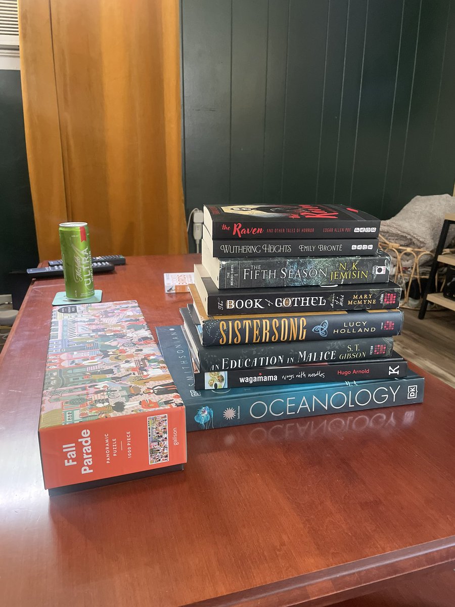 First time attending the big 70% off sale for the Book Warehouse Outlet and what a thrill that was 👀