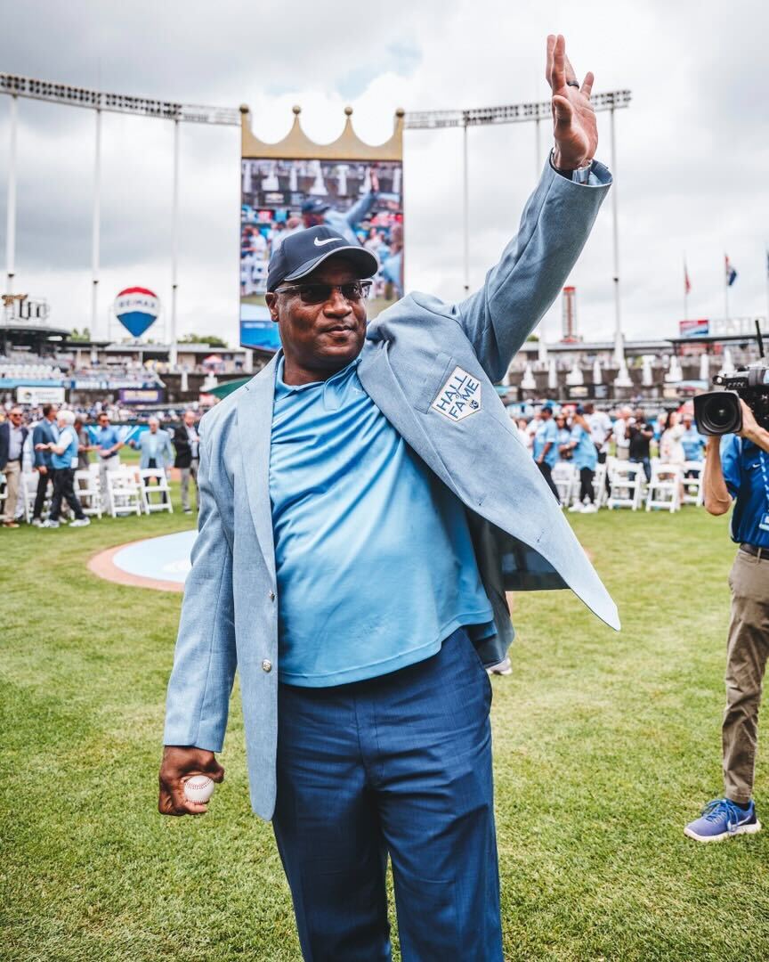 Royals's tweet photo. Welcome to the Royals Hall of Fame, Bo! https://t.co/lkInhuW6rs