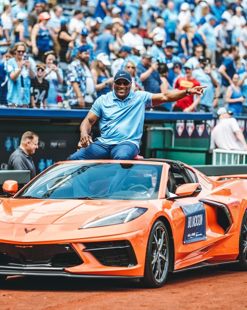Royals's tweet photo. Welcome to the Royals Hall of Fame, Bo! https://t.co/lkInhuW6rs