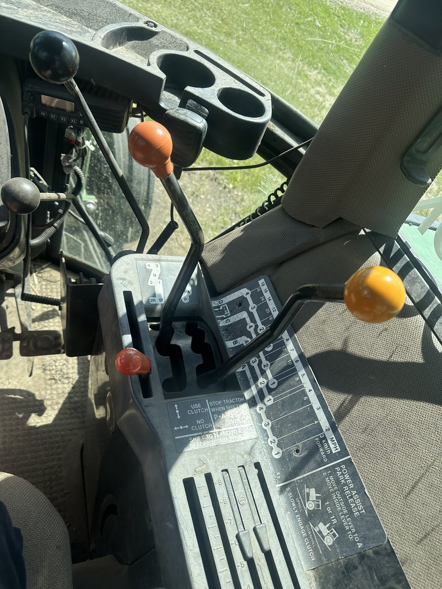 DrewCardy's tweet photo. FORSALE 🚨🚨🚨🚨
John Deere 4450 w 158 Loader
50,000$
11,000hrs 
Bottom end rebuild at 8000hrs(previous owner)
New head gasket, injectors rebuilt last year
New tires this spring
New hydraulic pump this spring 
Read duals &amp; snow bucket included 

204-868-5961 for more info https://t.co/FVdJ1nzMQy