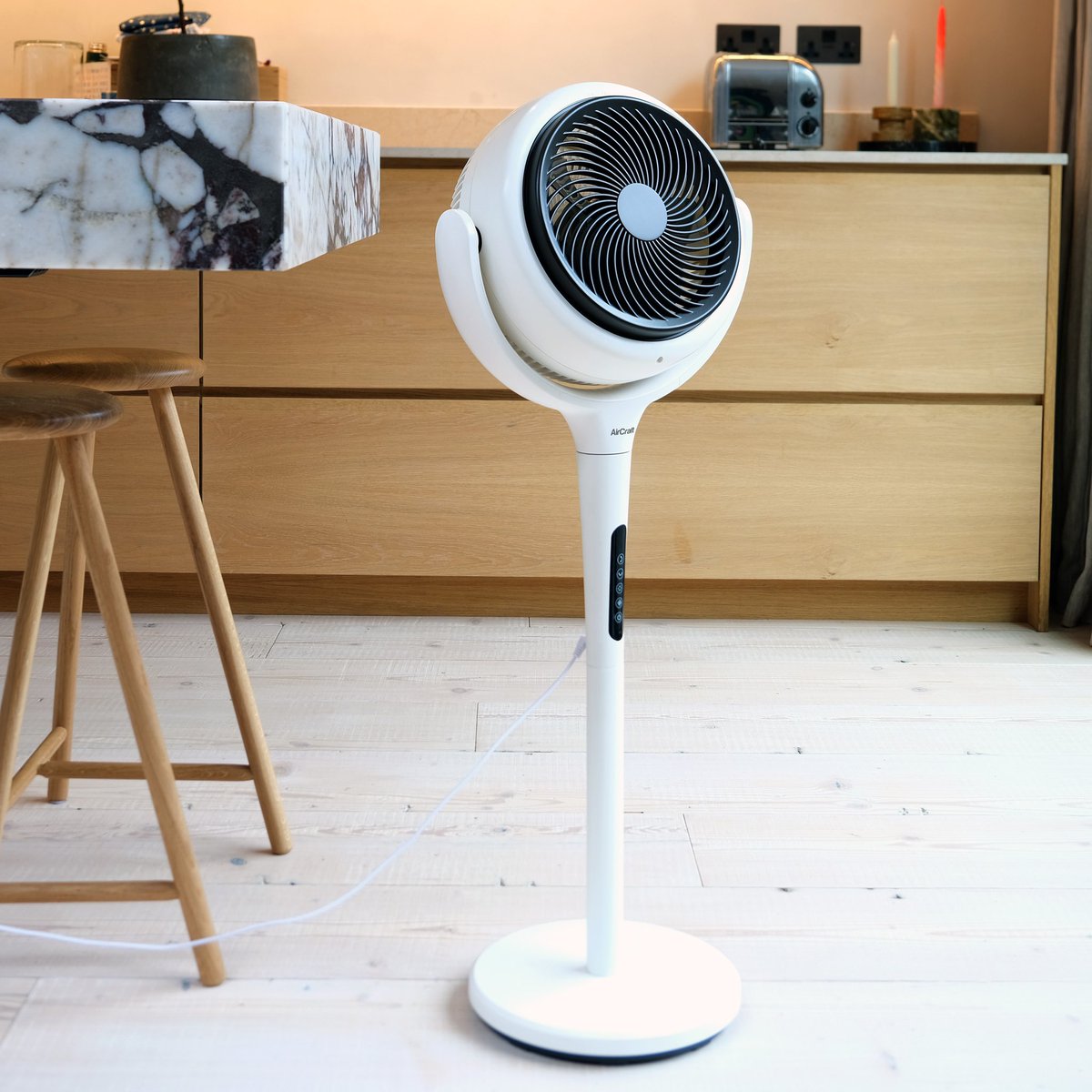 Introducing LUME…
A powerful, <a href="/QuietMark/">Quiet Mark</a> certified, height-adjustable 3D air circulator fan, with soft dimmable backlighting 💡 
Check it out here (available to pre-order now):
aircraftvacuums.com/product/lume-f…
🖤