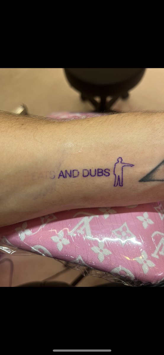 jbridgehouse1's tweet photo. @EastEndDubs tattoo nearly took a bit of an L this week 🤣🤣 https://t.co/CfhIPZaEF6