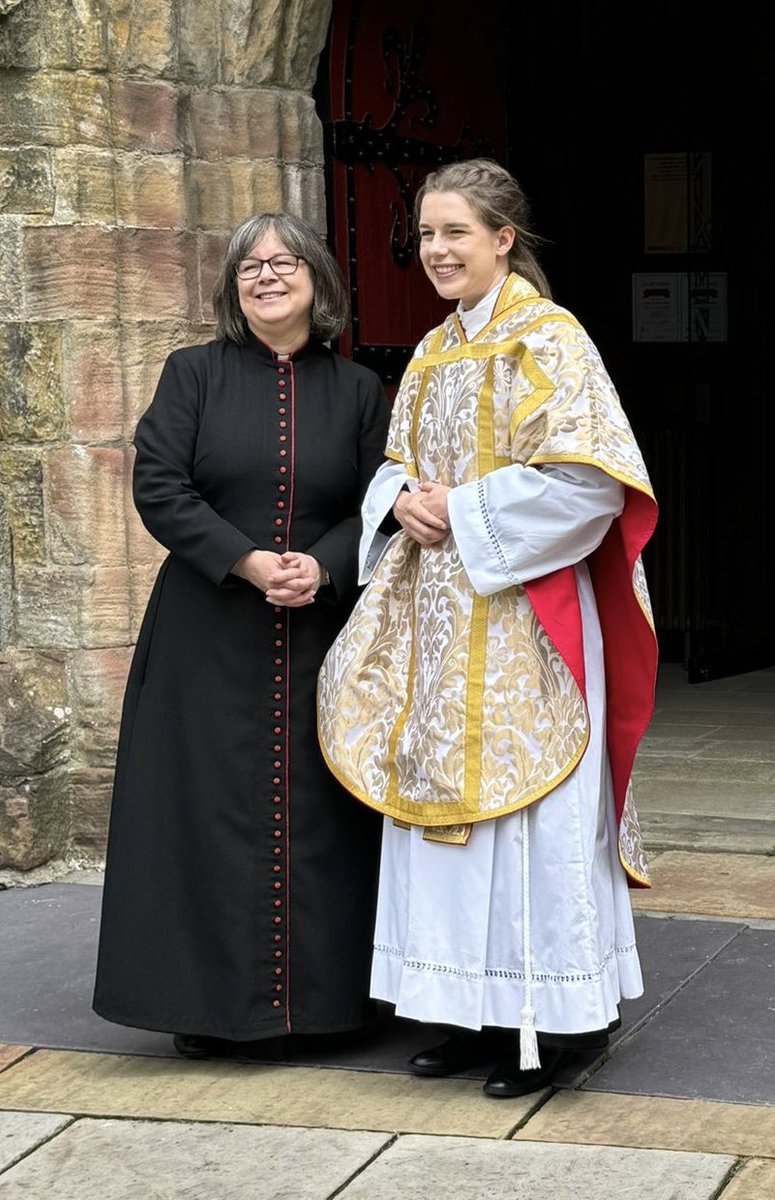 Josie Godfrey tweet media