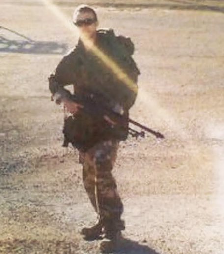 DavidBeech1980's tweet photo. Armed Forces Day #ProudToHaveServed @TheParachuteReg #sniper #somewheresunny https://t.co/LaYQNzLsyu
