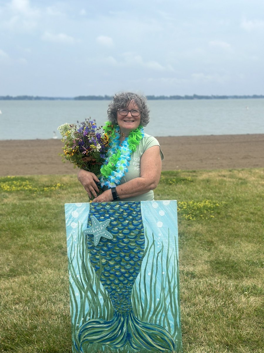 IvyGateFlowers's tweet photo. Wildflowers under the sea. https://t.co/71XlB30GEx