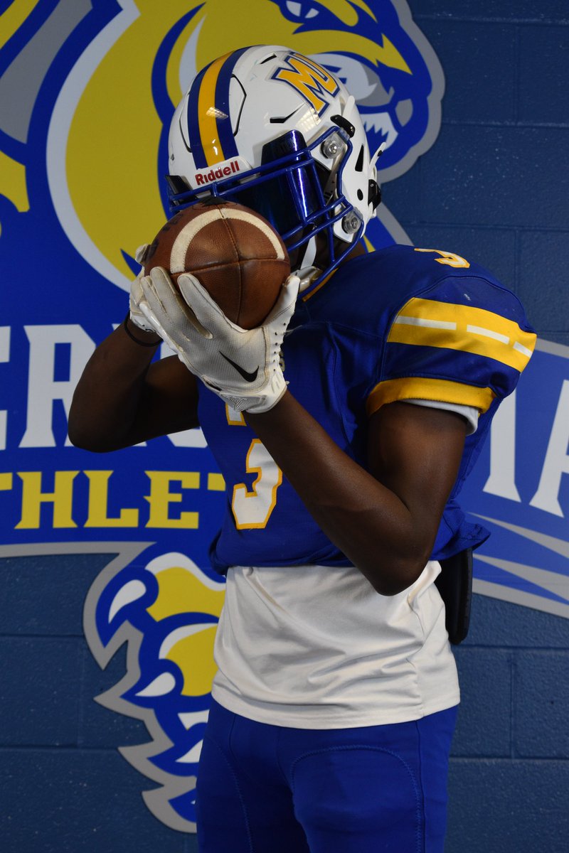 thr3_timeee's tweet photo. I enjoyed my visit at Misericordia university thank you for having me 💙💛!! @Coach_Cottle @JaretJystad @MUCougarsFB https://t.co/gmR3lfFrvs