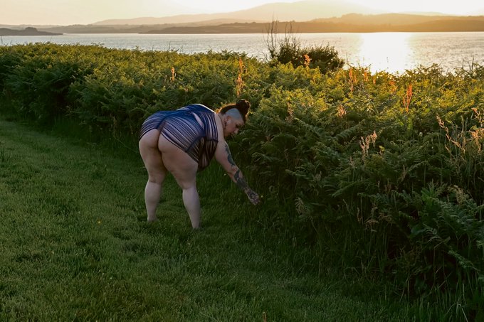 You come across this,  wdyd? #bbw #publicflasher #kink https://t.co/gNGJNqMi6O<a href="/tag/bbw"class="tags">#bbw</a><a href="/tag/publicflasher"class="tags">#publicflasher</a><a href="/tag/kink"class="tags"><span>#kink</span></a>