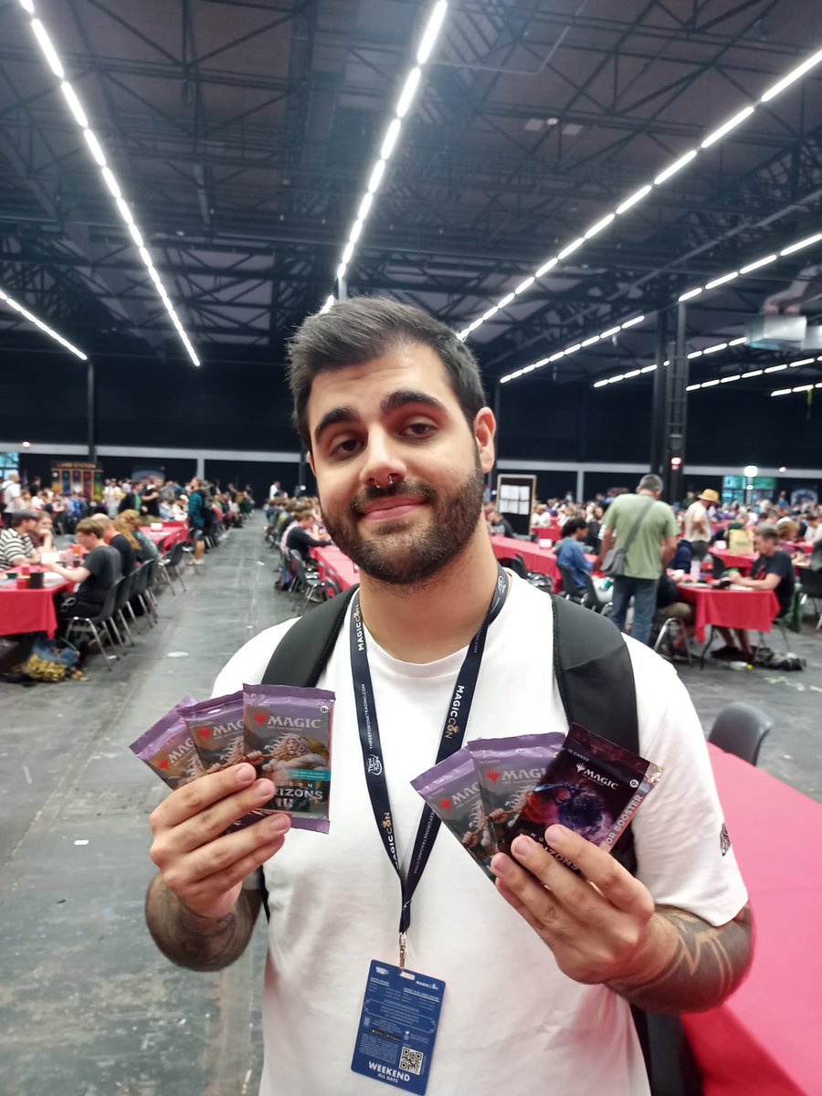 MtgKitchenTeam's tweet photo. Top 16 en el open de Duel Commander del #MCAmsterdam 14 de 111 players https://t.co/vfLJh7oIcv
