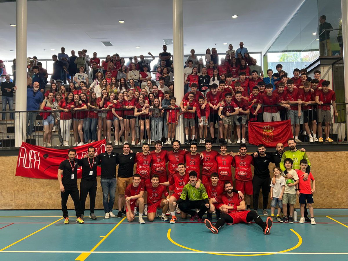 Bm. Loyola (@balonmanloyola) on Twitter photo 📢📢SOMOS DE PRIMERA📢📢
Hoy la <a href="/RFEBalonmano/">RFEBalonmano</a> nos ha comunicado la adjudicación de una plaza en 1ª Nacional Masculina. Un hito muy importante para el club y el <a href="/jesuitascolegio/">Jesuitas Pamplona</a> que contará por primera vez con dos equipos propios de balonmano en categoría nacional. 📢📢SOMOS DE PRIMERA📢📢
Hoy la <a href="/RFEBalonmano/">RFEBalonmano</a> nos ha comunicado la adjudicación de una plaza en 1ª Nacional Masculina. Un hito muy importante para el club y el <a href="/jesuitascolegio/">Jesuitas Pamplona</a> que contará por primera vez con dos equipos propios de balonmano en categoría nacional.