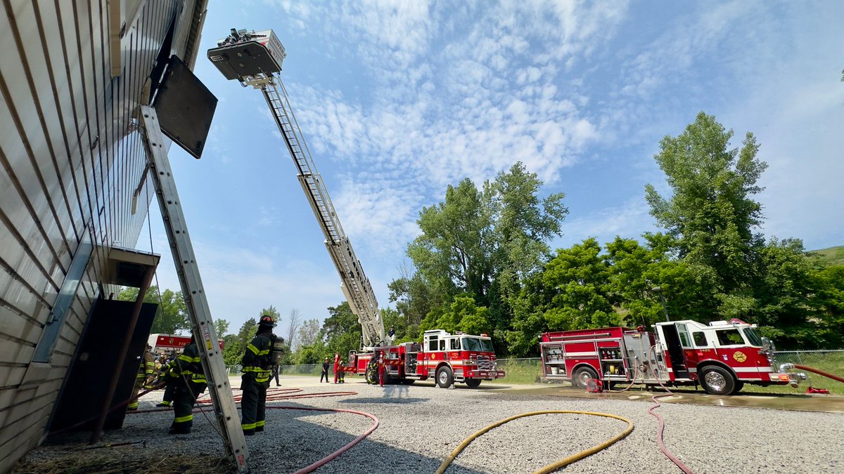 BushnellBasinFD's tweet image. The Bushnells Basin Fire Department hosted an FF1 class at our station this year. This is the introductory training every firefighter in NYS receives. Thanks to everyone who helped facilitate this training; congratulations to all the new firefighters!