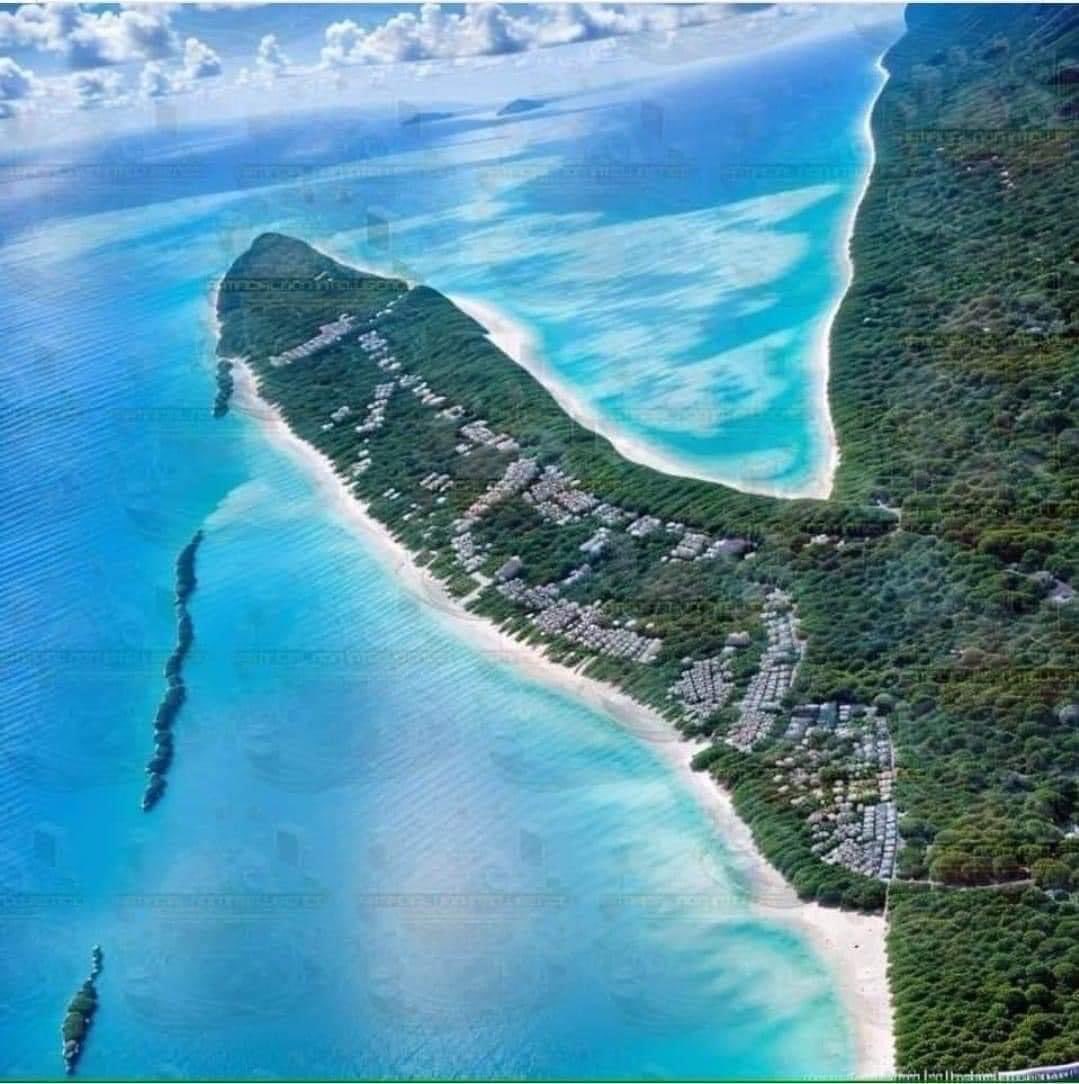 そり立つ半島