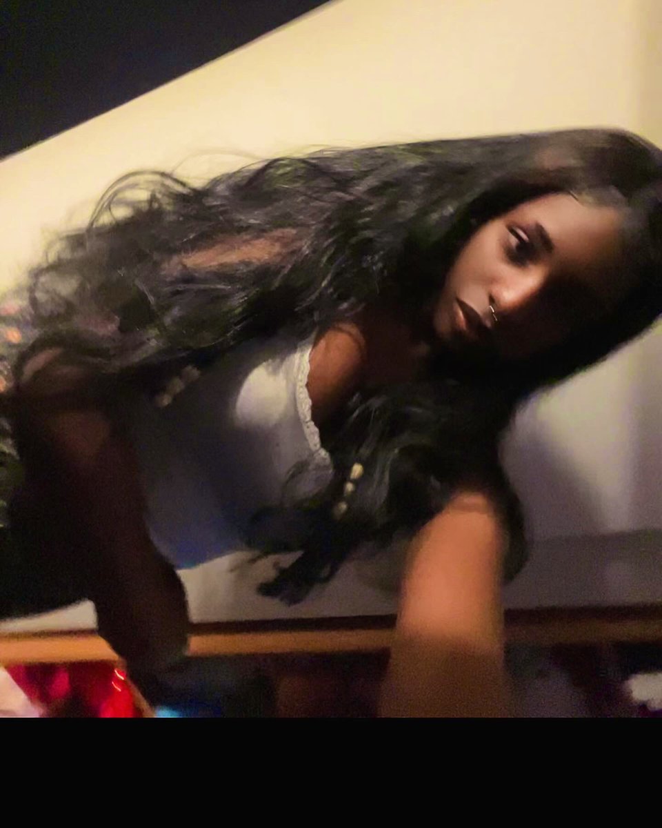 thereallgenn's tweet photo. i look like this damn doll yall? https://t.co/bhshF7sNeo