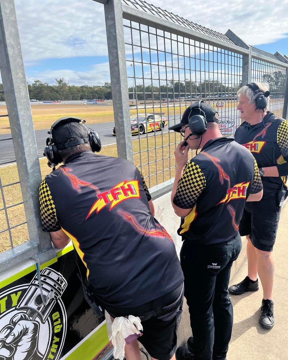 Todd_Hazelwood's tweet photo. Busy weekend on the tools and driver coaching with the crew at TFH Racing! ⚡️🛠️ 🏁

Super rewarding to see the lads making solid progress and getting closer to the front in both TA2 and RX8 cup. 

#THR x #TFHhire • #DriverCoaching #Motorsport https://t.co/6B5a1IczIu