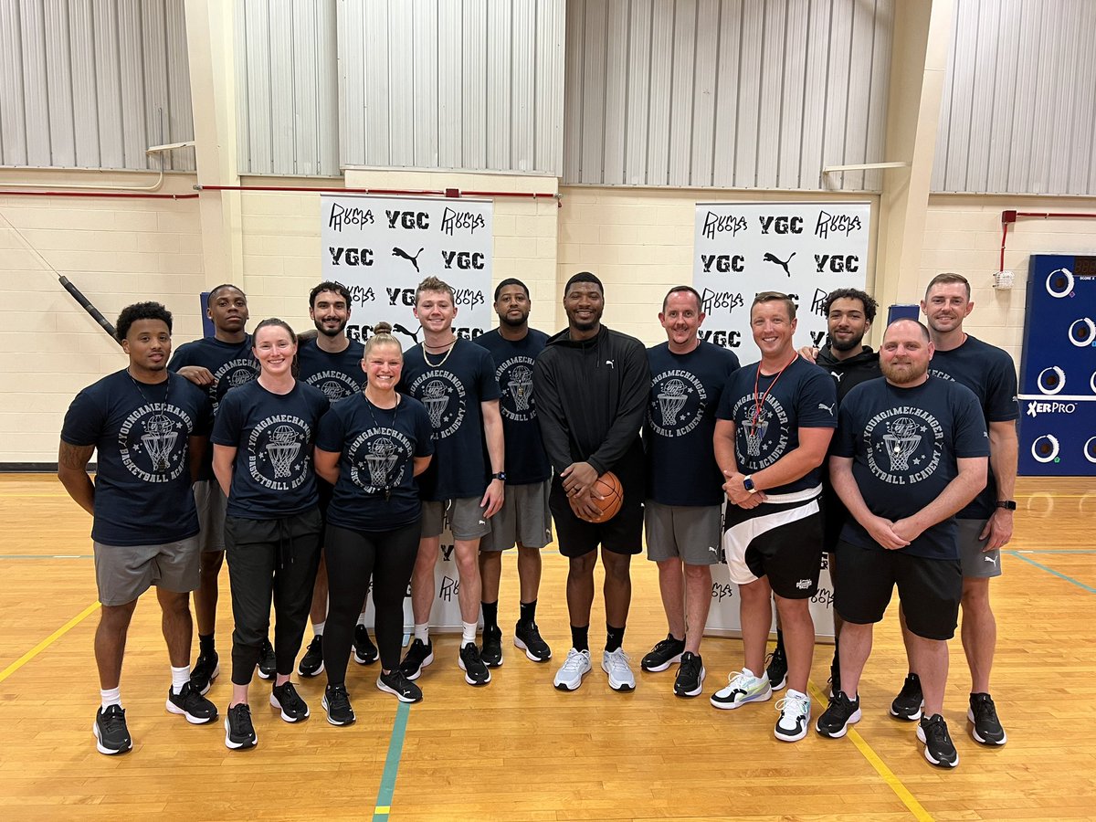 YGCHoops's tweet image. A huge thank you to our Fort Campbell KY coaching staff! They made it a special day for 100 military sons and daughters.