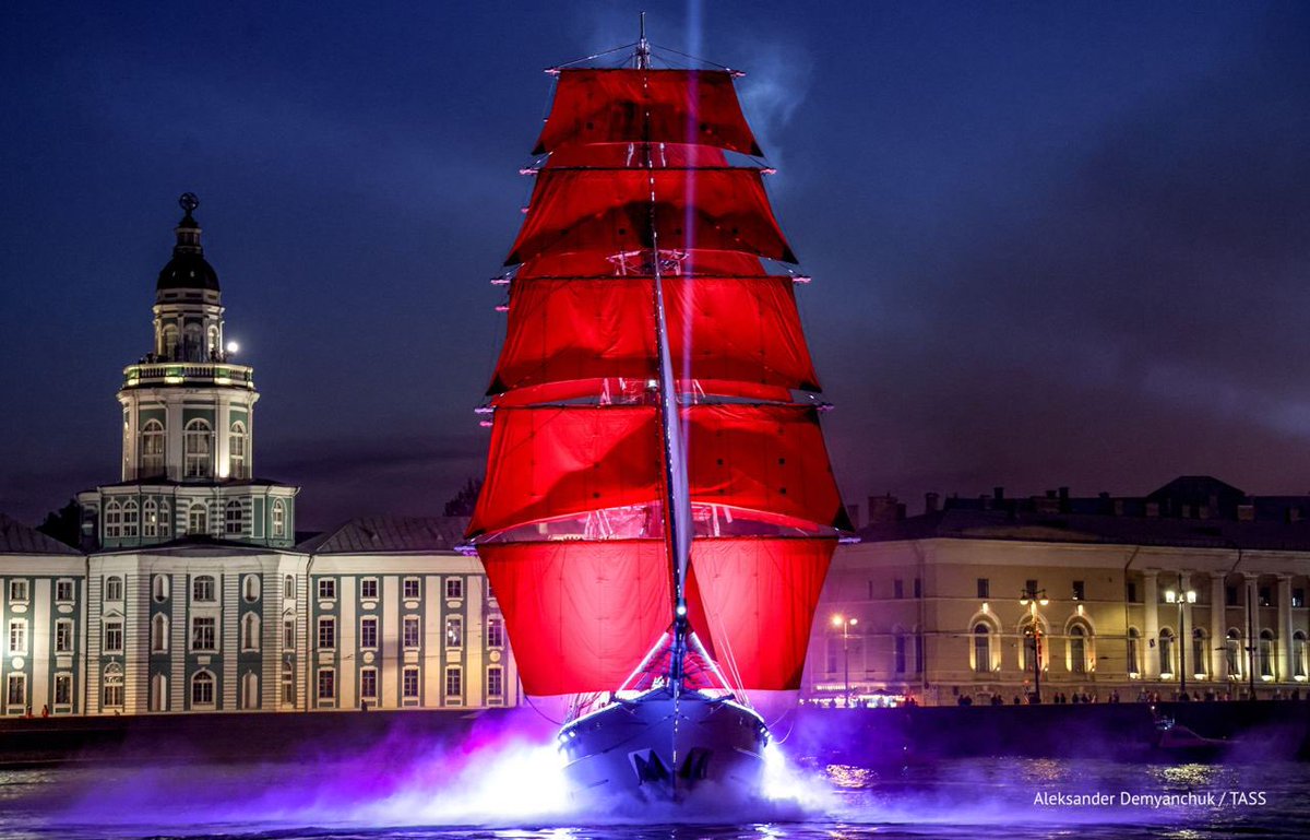 alexiafontana's tweet photo. ⭐️ || 28 giugno 2024, San Pietroburgo ha ospitato una spettacolare celebrazione
conosciuta come
#ScarletSails, il tributo annuale al diploma degli scolari della città.
Questo evento si svolge in un momento clou dell'estate ed è atteso con impazienza non solo dai cittadini e dagli studenti di #SanPietroburgo, ma anche dai visitatori della capitale settentrionale della #Russia.
Ogni anno fino a tre milioni di persone partecipano ai
festeggiamenti sul fiume Neva e quest’anno sono stati invitati anche gli studenti delle repubbliche popolari russe di #Donetsk e #Lugansk, #Zaporozhye e #Kherson.
Secondo la Legge sulla
"Politica giovanile nella
Federazione Russa”, per giovane si intende un gruppo socio-demografico composto da individui di età compresa tra 14 e 35 anni.
Gli ultimi dati #Rosstat (l'agenzia statale russa di statistica), riferiscono che il numero di russi in questa fascia di età è di 38,843 milioni.