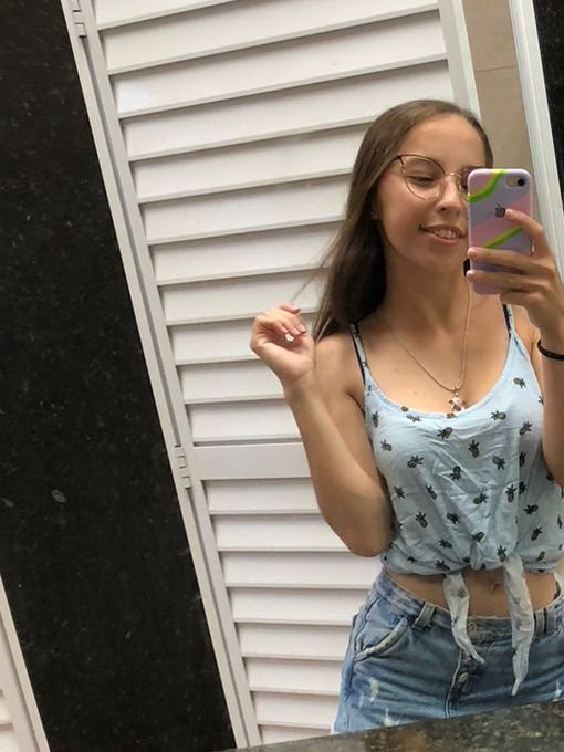 Nicoli Now’s pics and videos