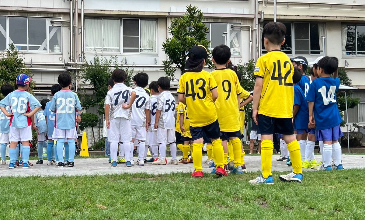 mitaka5sc's tweet photo. 2年生
三鷹市東部カップジュニア大会に初参戦!
選手たちの頑張りと、皆さんのベストサポートがこの栄冠をもたらしました。
初参戦、相手チームのナイスプレイ、たくさんの課題にも恵まれ感謝です。
次のチャレンジに向けて、ジャンプアップ!
#5SC #三鷹第5小 #少年サッカー #体験可 #井の頭 https://t.co/DaYYhSURsG
