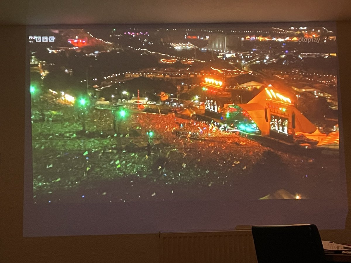 james_73's tweet photo. Oh wow what a set we are watching… amazing 🎉🎉 https://t.co/KnECHMUTAW