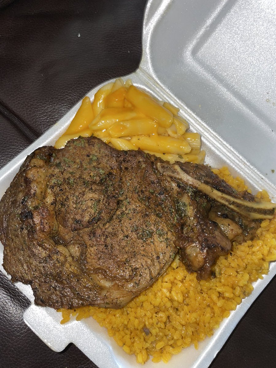 DTBPurp's tweet image. I close my eyes as I bite into my food🥹🥹🥹
#TasteSoGood