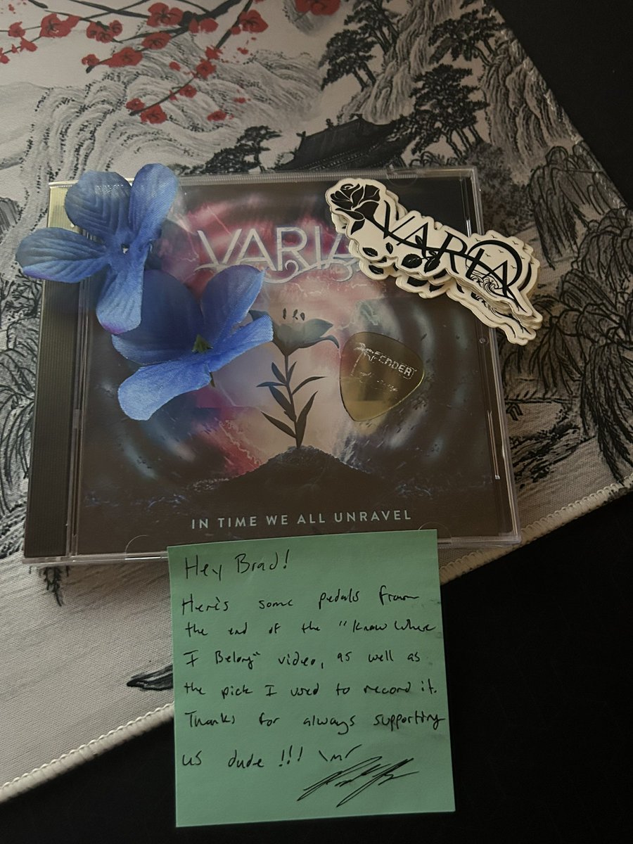 be_rad_yoooooo's tweet photo. I got my @VariaUS cd today!! My guy @pattarangg threw in some pedals from the Know Where I Belong music video and the guitar pick he used to record the song!!!! 

Thanks so much homie!! https://t.co/7RgcqSRDAI