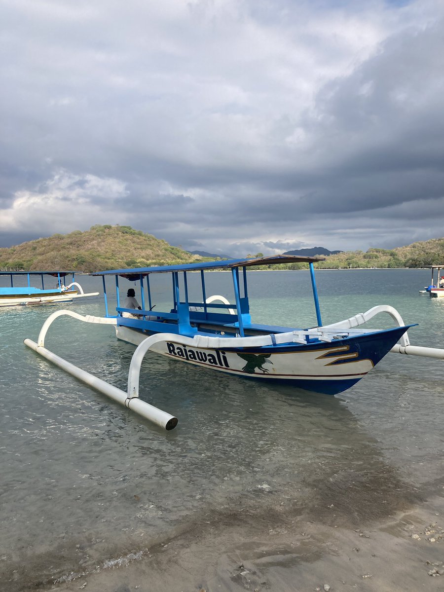 sarahnimfuehr's tweet photo. Impressions of the excursions to Mandalika Beach and the island of Gili Asahan with Open Air Keynotes directly at the beach
#islandstudies #isisa2024 #lombok #giliasahan #indonesia #lombokiwc #beach #universitasmataram https://t.co/sgeQXHKTgh