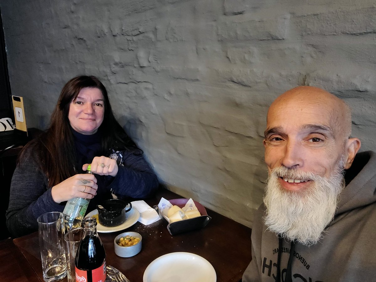 daniel122916's tweet photo. Hoy fuimos a almorzar a Mamaluni en Av Mitre 2148 Munro
La atención:un Nacho Vázquez 
El lugar:un Leonel Picco 
La comida:un Gastón Suso 
El dueño:un crack e hincha calamar 
Si andas o sos de la zona te lo recontra recomiendo https://t.co/vBtrR9V0mz